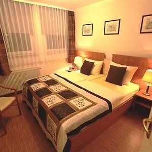 Carlton Mayfair *** Düsseldorf